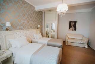 Отель Hotel Boutique & Restaurant Cherie Бухарест Двухместный номер с 2 отдельными кроватями-1